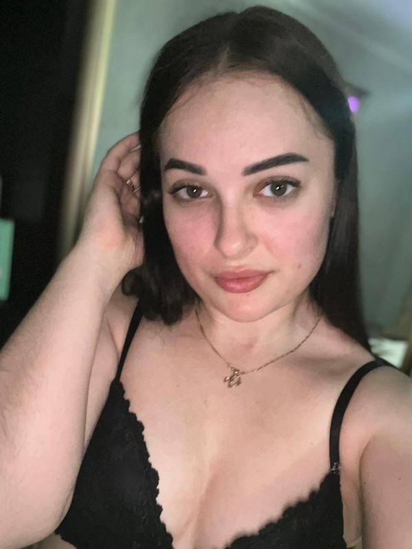 Инна привлекательная девушка из Вологды цена от 3000 руб