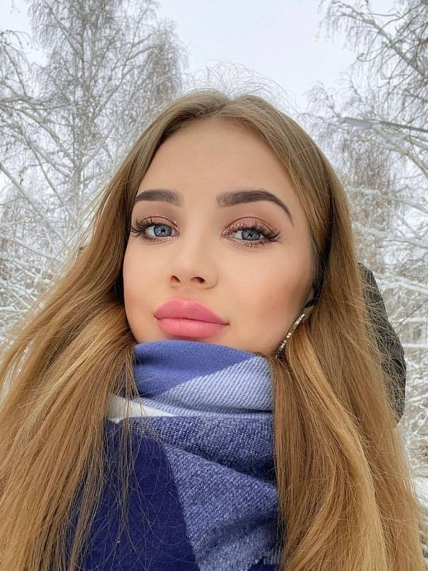 Ева привлекательная девушка из Вологды цена от 8000 руб