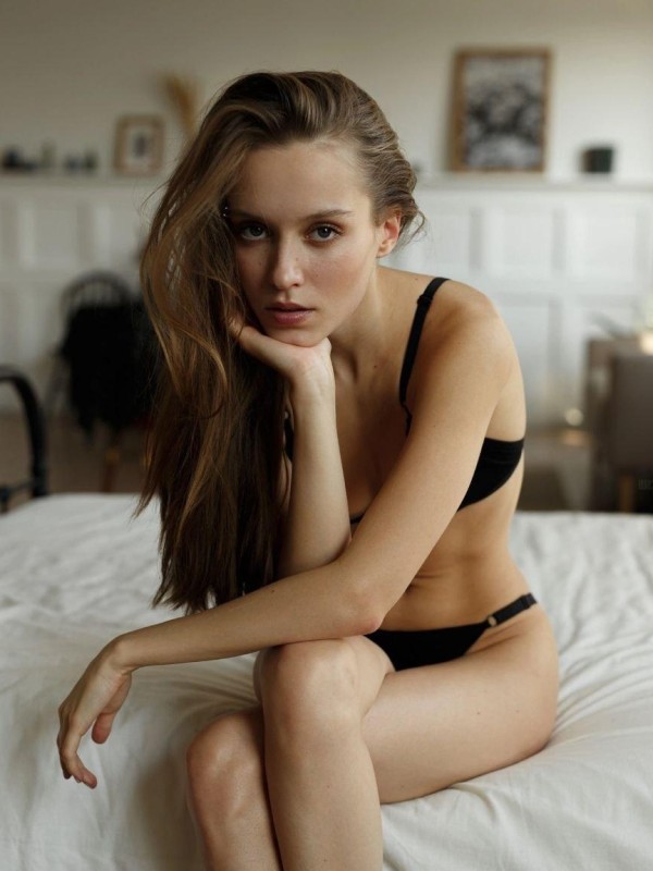 Света привлекательная девушка из Вологды цена от 8000 руб