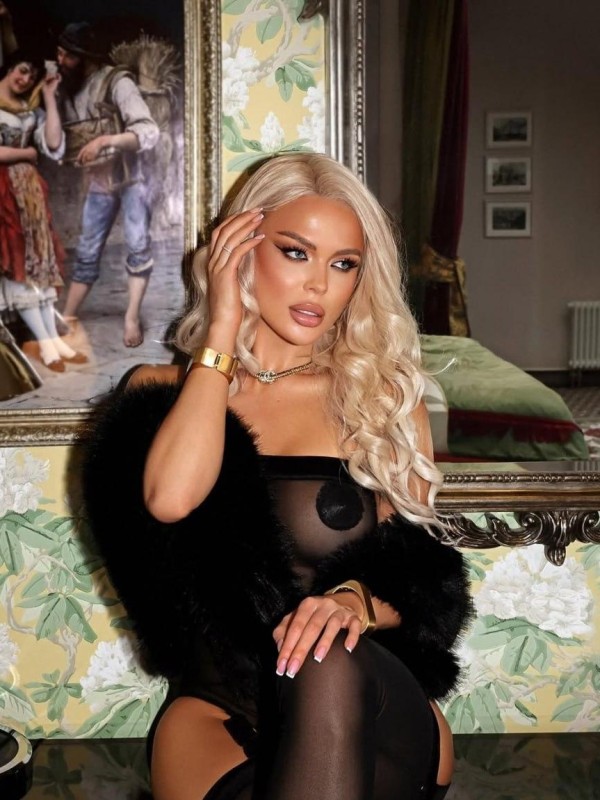 Надежда привлекательная девушка из Вологды цена от 11000 руб